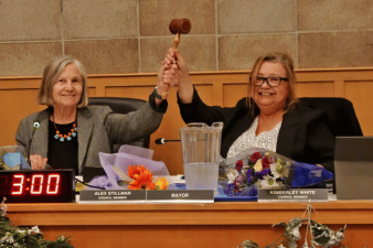 Alex Stillman passes gavel to new mayor Kimberley White
